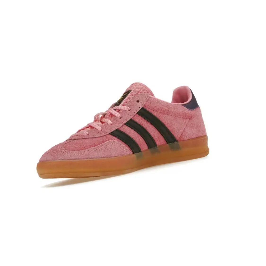 Chaussures basse Gazelle Indoor coloris rose violet - JIRISU 